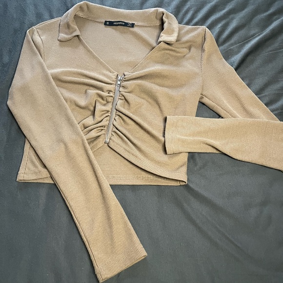 hesperus Tops - hesperus collar top with zipper, longer sleeve crop top